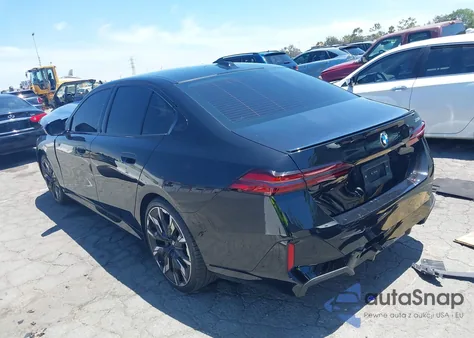 2024 BMW 530 I z USA, uszkodzony, nr VIN WBA43FJ00RCS28017